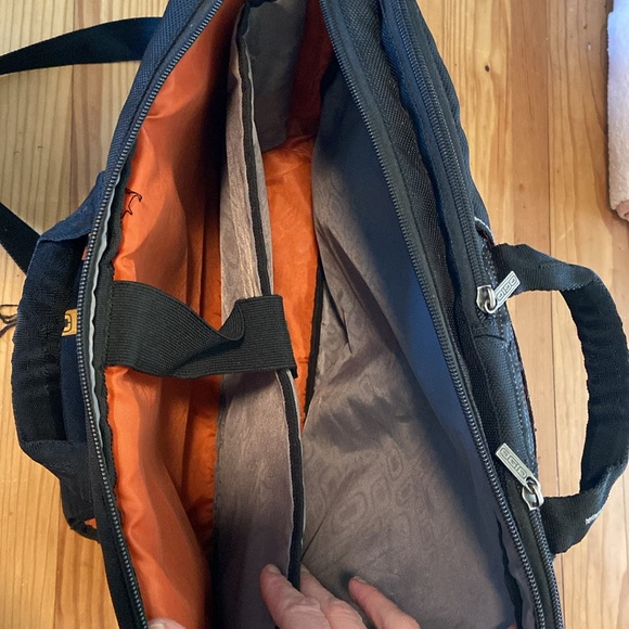 OGIO black laptop travel case - Picture 9 of 12